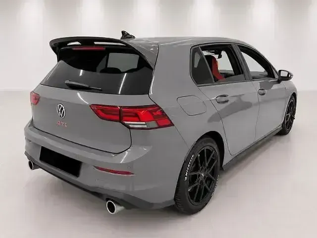 Gebraucht VW Golf VIII GTI 245 PS (180 kW) 2021 Grau Limousine