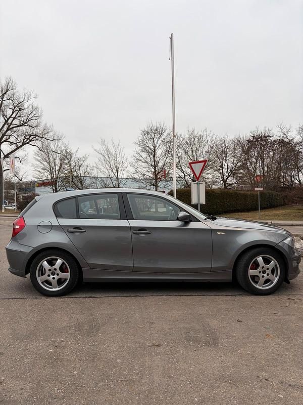 Gebraucht BMW 118 143 PS (105 kW) 2009 Grau Kleinwagen
