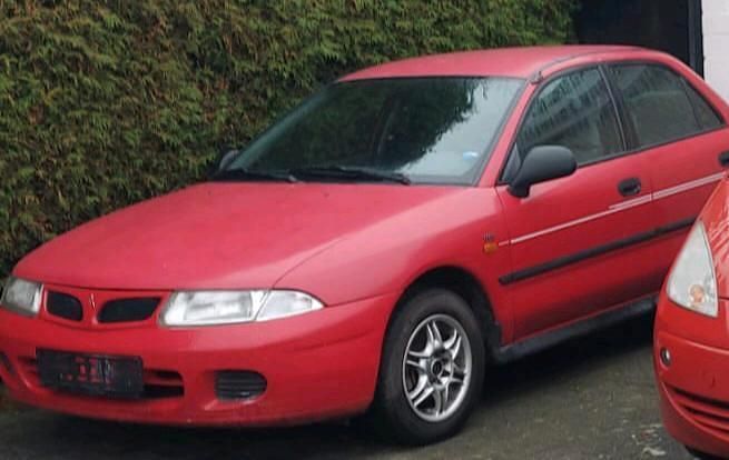 Grau Gebraucht 1998 Mitsubishi Carisma Limousine | 800 € (Superpreis) - Bild 1/3