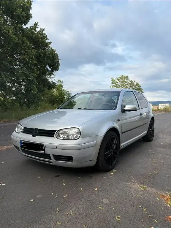 Gebraucht VW Golf IV Edition 105 PS (77 kW) 2001 Silber Limousine