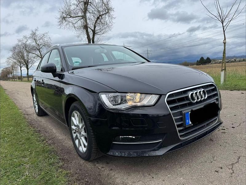 Gebraucht Audi A3 Attraction 110 PS (80 kW) 2014 Schwarz Limousine