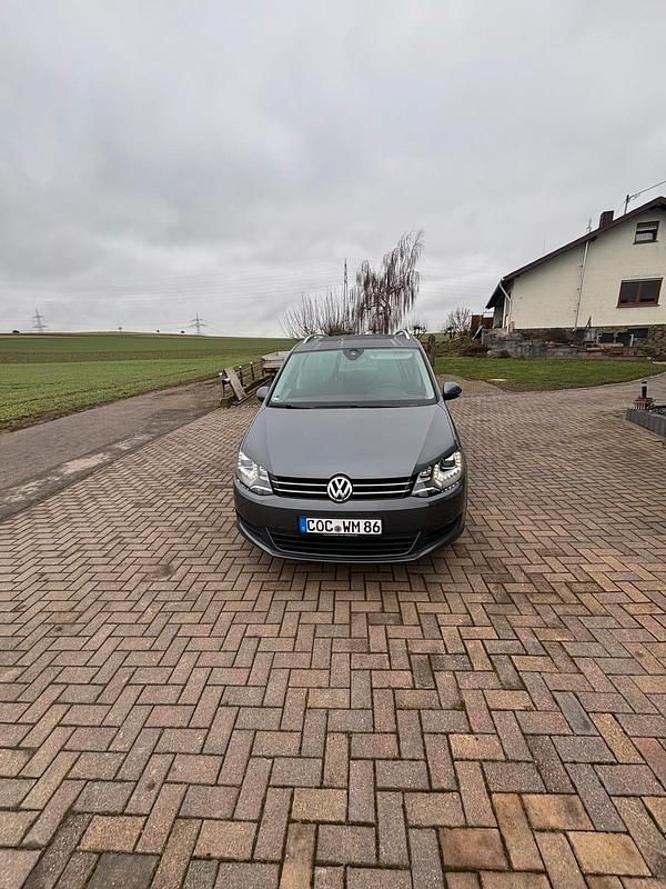 Gebraucht VW Sharan 177 PS (130 kW) 2014 Grau Van / Kleinbus