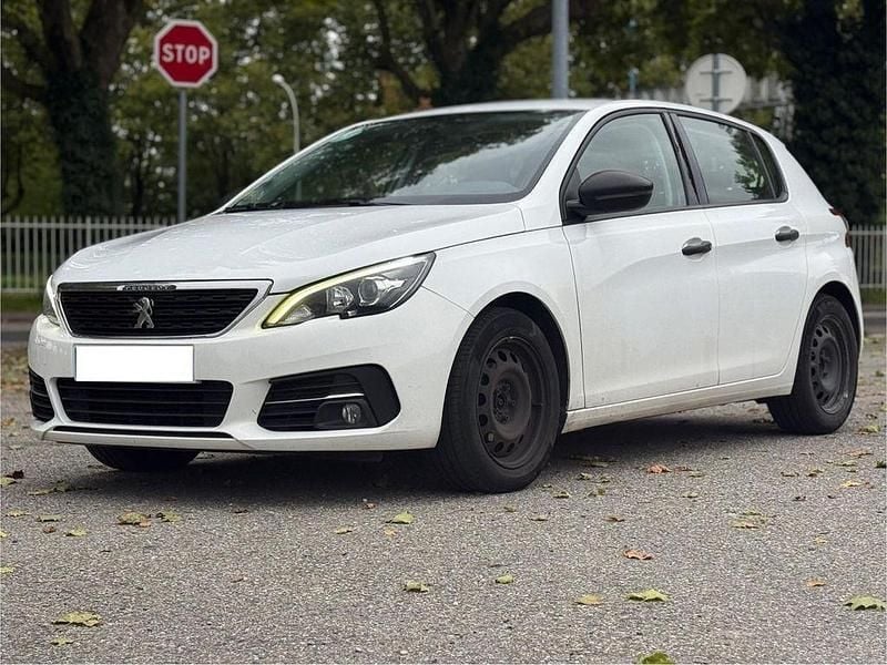 Weiß Gebraucht 2020 Peugeot 308 Active Limousine | 4.900 € (Fairer Preis) - Bild 1/4