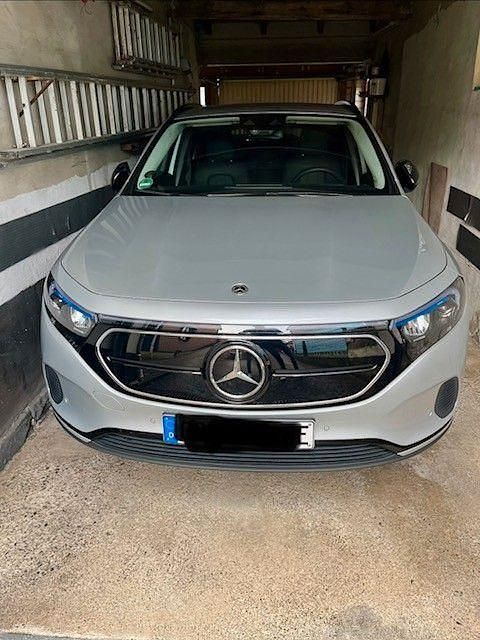 Gebraucht Mercedes EQA350 214 kW (292 PS) 2022 Silber SUV