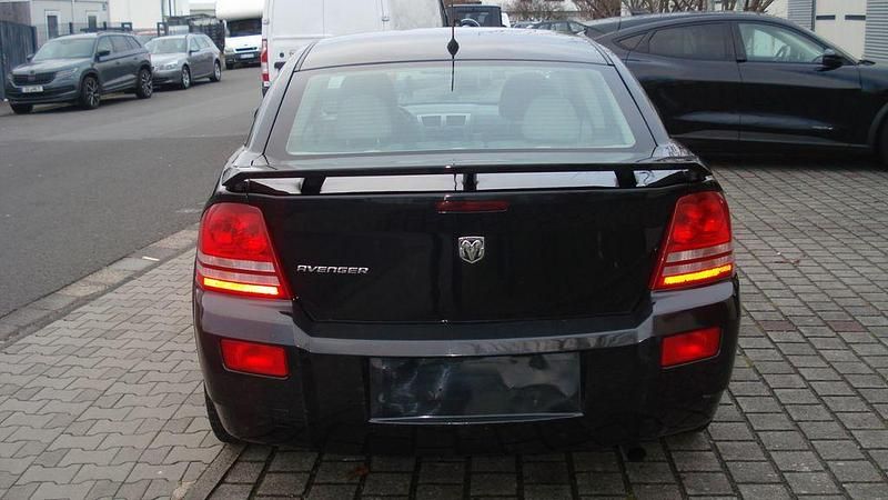 Gebraucht Dodge Avenger SE 140 PS (102 kW) 2008 Schwarz Limousine
