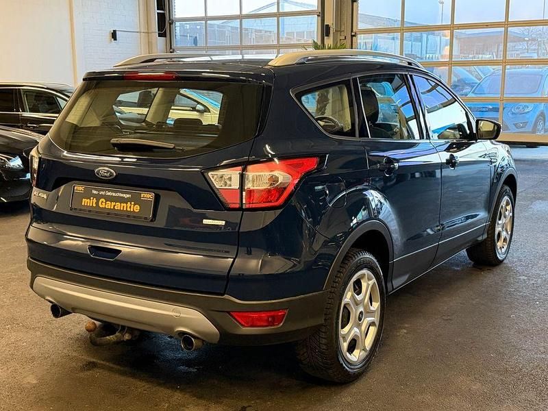 Gebraucht Ford Kuga Trend 120 PS (88 kW) 2017 Blau SUV
