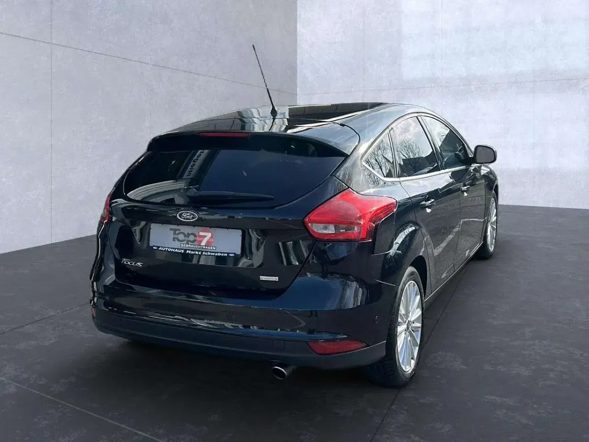Używany Ford Focus Titanium 150 KM (110 kW) 2014 Czarny Sedan/Limuzyna