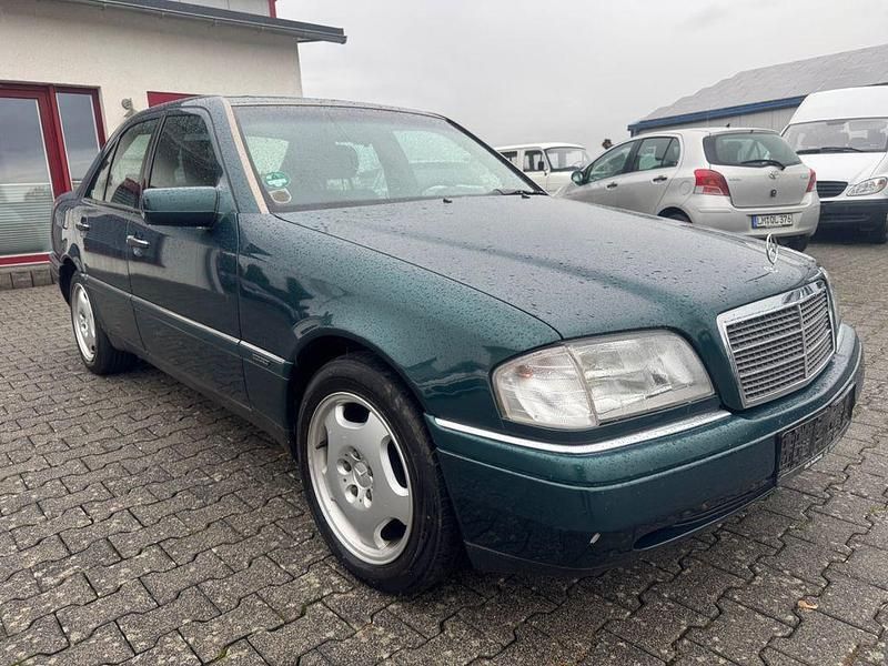 Grün Gebraucht 1996 Mercedes C180 Limousine | 3.999 € - Bild 1/4