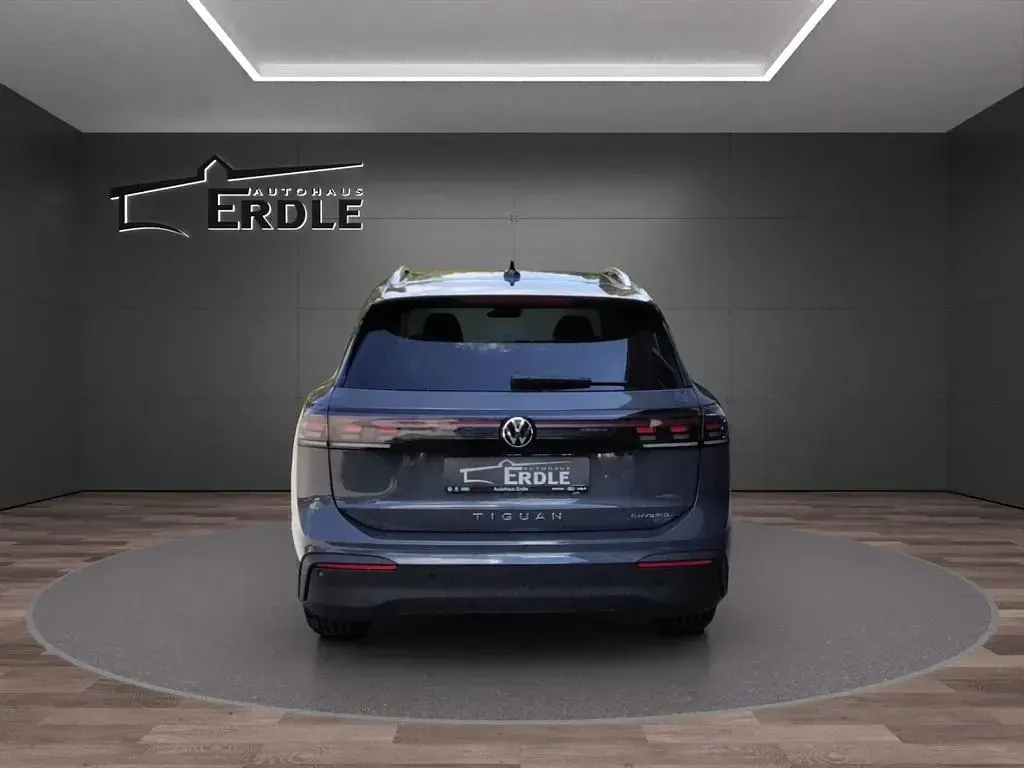 Gebraucht VW Tiguan Life 204 PS (150 kW) 2025 Grau SUV