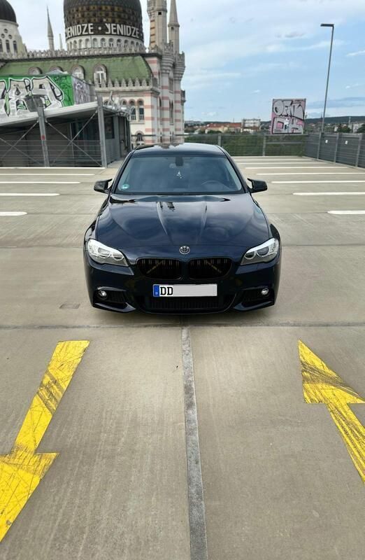 Blau Gebraucht 2011 BMW 525 M Sport Limousine | 14.000 € - Bild 1/4