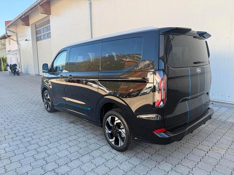 Neu Ford Tourneo Custom Sport 170 PS (125 kW) 2026 Schwarz Van