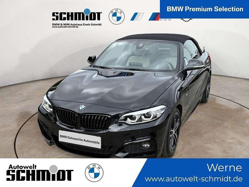 Black sapphire metallic Gebraucht 2021 BMW 220 M Sport Cabrio | 34.990 € (Fairer Preis) - Bild 1/4