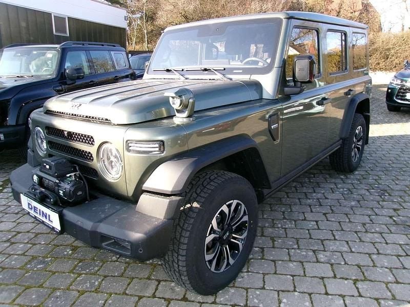 Neu BAW 212 166 PS (122 kW) 2026 Grün SUV