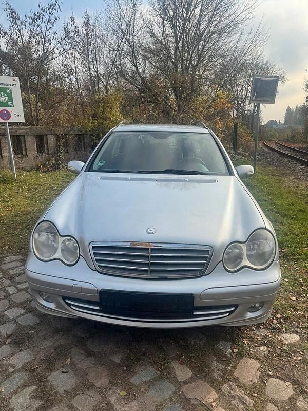 Silber Gebraucht 2005 Mercedes C180 Kombi | 4.500 € (Etwas zu teuer) - Bild 1/4