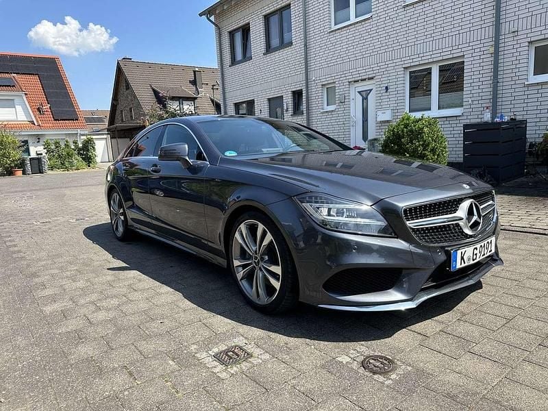 Grau Gebraucht 2014 Mercedes CLS400 AMG line Coupé | 24.500 € - Bild 1/4