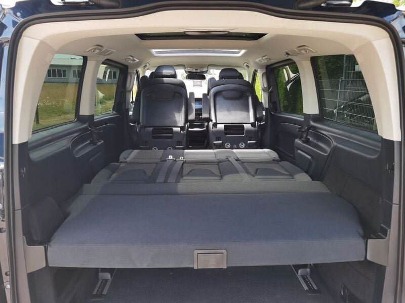 Blau Gebraucht 2021 Mercedes Vito Edition Van / Kleinbus | 39.980 € (Fairer Preis) - Bild 1/4