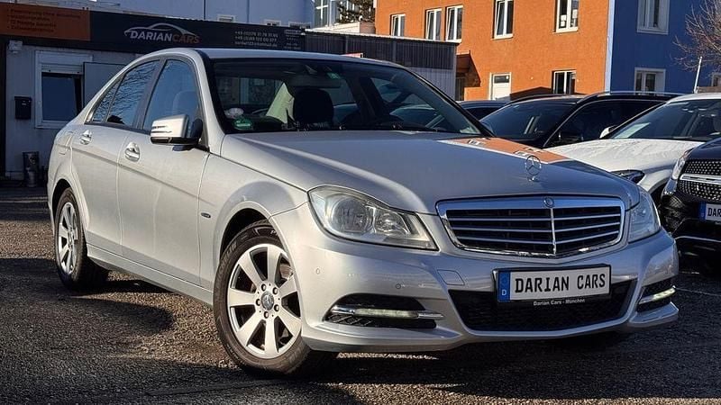 Gebraucht Mercedes C180 156 PS (114 kW) 2011 Silber Limousine