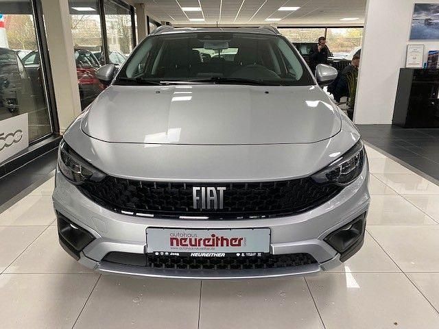 Gebraucht Fiat Tipo Cross 131 PS (96 kW) 2023 Grau Limousine
