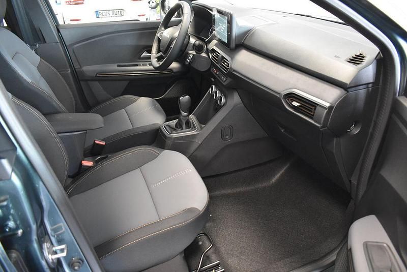 Gebraucht Dacia Jogger Extreme 141 PS (103 kW) 2023 Lichen kaki Van / Kleinbus