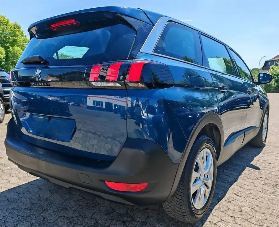 Gebraucht Peugeot 5008 131 PS (96 kW) 2023 Blau SUV