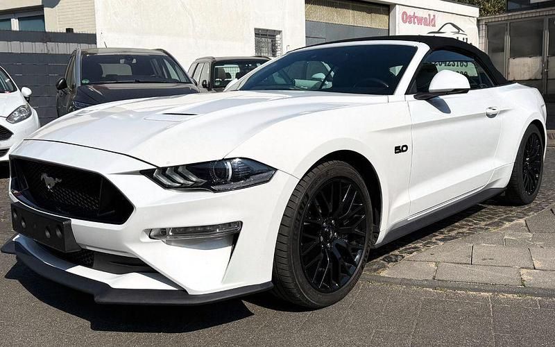 Liquidweiß Gebraucht 2020 Ford Mustang GT Cabrio | 33.550 € (Fairer Preis) - Bild 1/4
