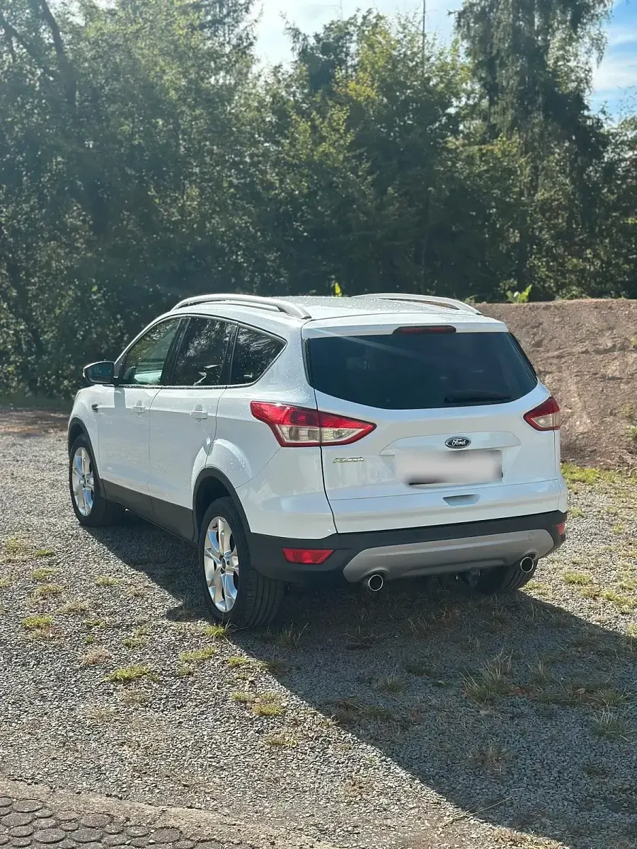 Gebraucht Ford Kuga 180 PS (132 kW) 2015 Weiß SUV