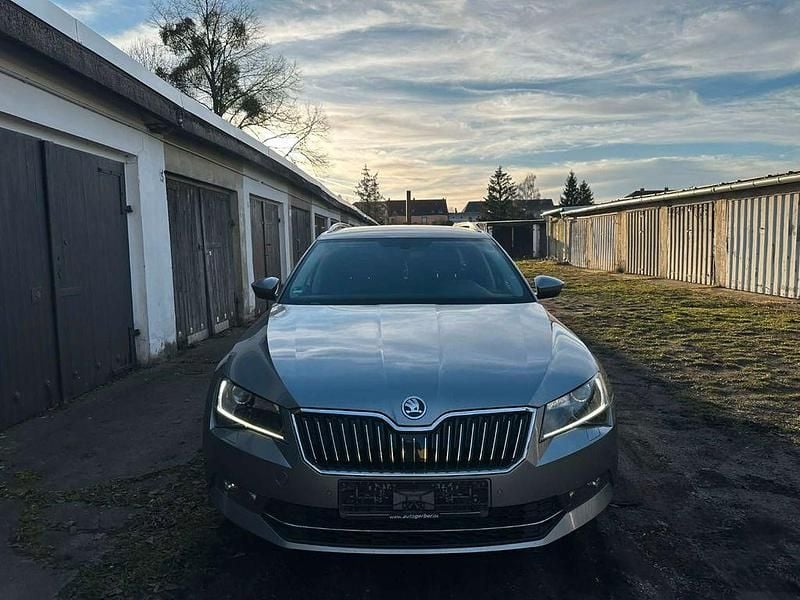 Gebraucht Skoda Superb Style 150 PS (110 kW) 2017 Grau Kombi