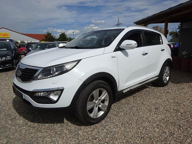 Weiß Gebraucht 2010 Kia Sportage Vision SUV | 4.900 € (Fairer Preis) - Bild 1/4