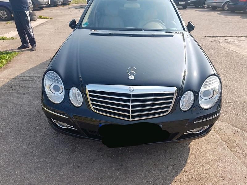 Schwarz Gebraucht 2008 Mercedes E280 Limousine | 6.800 € (Fairer Preis) - Bild 1/4