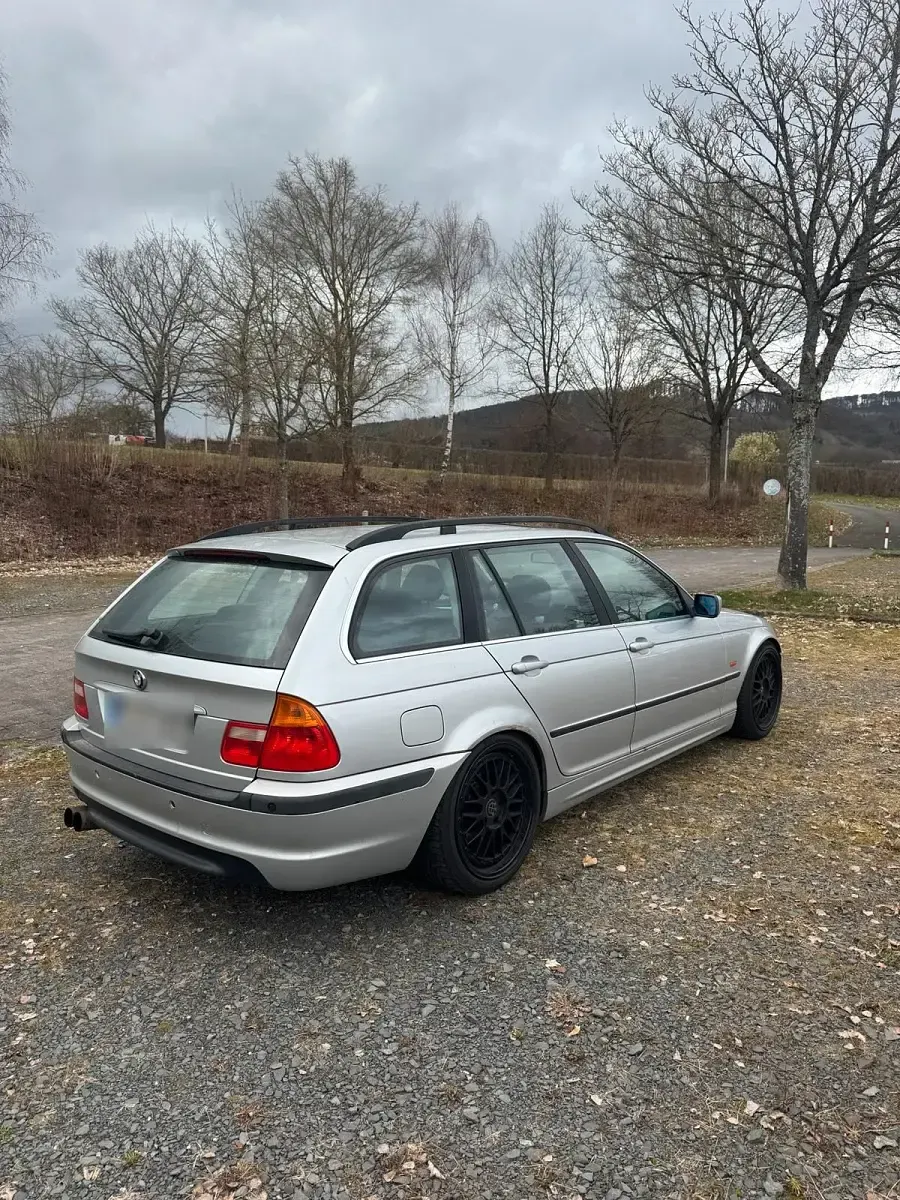 Gebraucht BMW 328 193 PS (141 kW) 2001 Silber Kombi