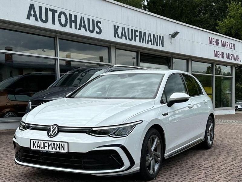 Weiß Gebraucht 2020 VW Golf VIII R-line Limousine | 25.900 € (Fairer Preis) - Bild 1/4