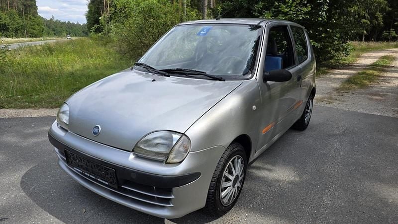 Silber Gebraucht 2002 Fiat Seicento Kleinwagen | 850 € (Fairer Preis) - Bild 1/4