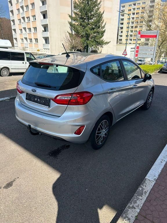 Gebraucht Ford Fiesta Trend 86 PS (63 kW) 2017 Silber Limousine