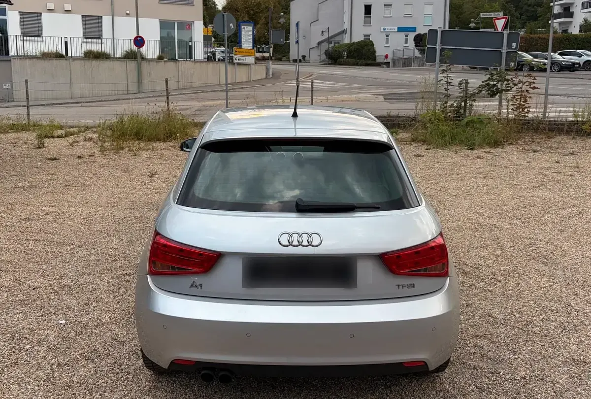 Gebraucht Audi A1 Ambition 122 PS (89 kW) 2013 Grau Kleinwagen