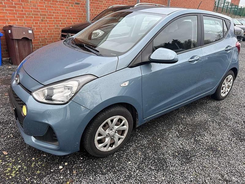Gebraucht Hyundai i10 Trend 67 PS (49 kW) 2018 Blau Kleinwagen