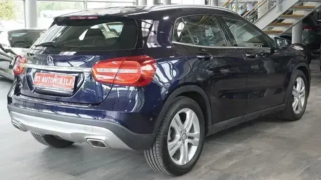 Gebraucht Mercedes GLA200 156 PS (114 kW) 2017 Blau SUV