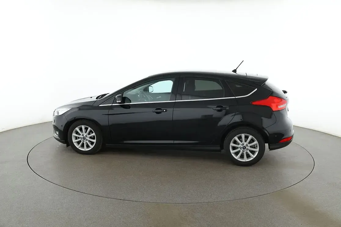 Używany Ford Focus Titanium 2018 Czarny Sedan/Limuzyna