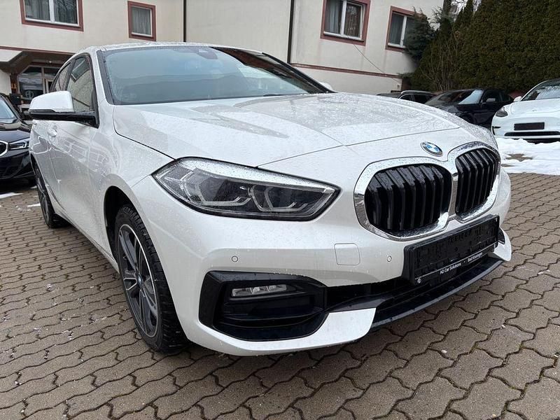Gebraucht BMW 118 Sport Line 150 PS (110 kW) 2020 Weiß Kleinwagen