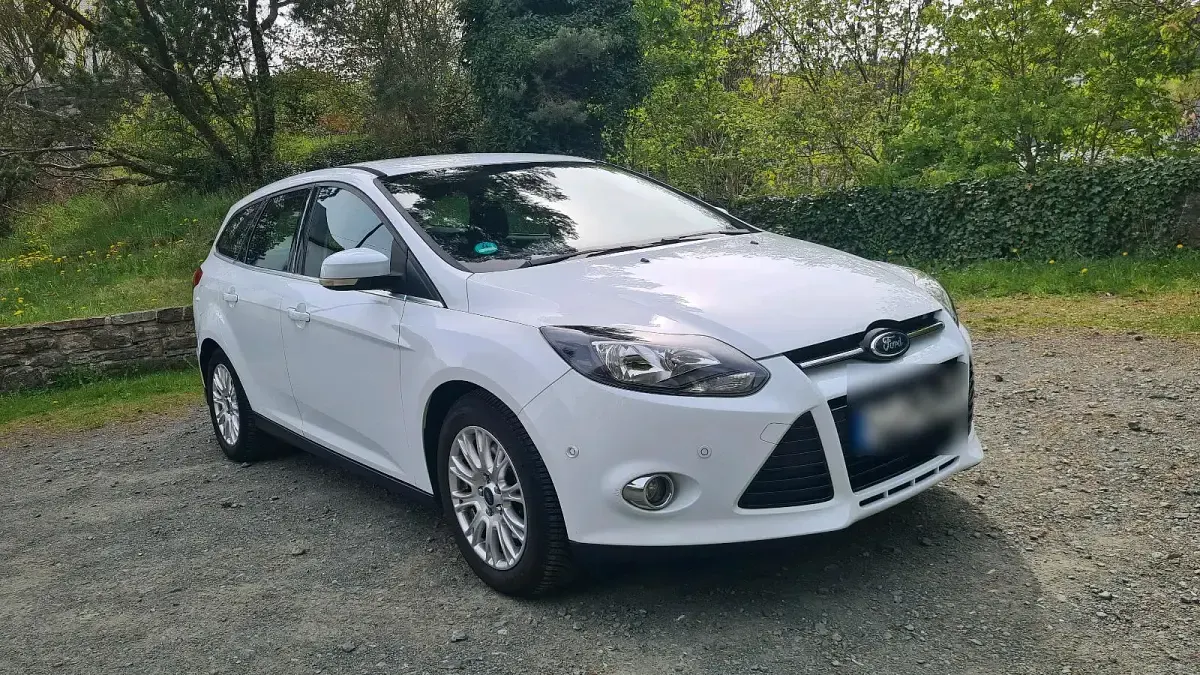 Gebraucht Ford Focus 150 PS (110 kW) 2011 Weiß Kombi