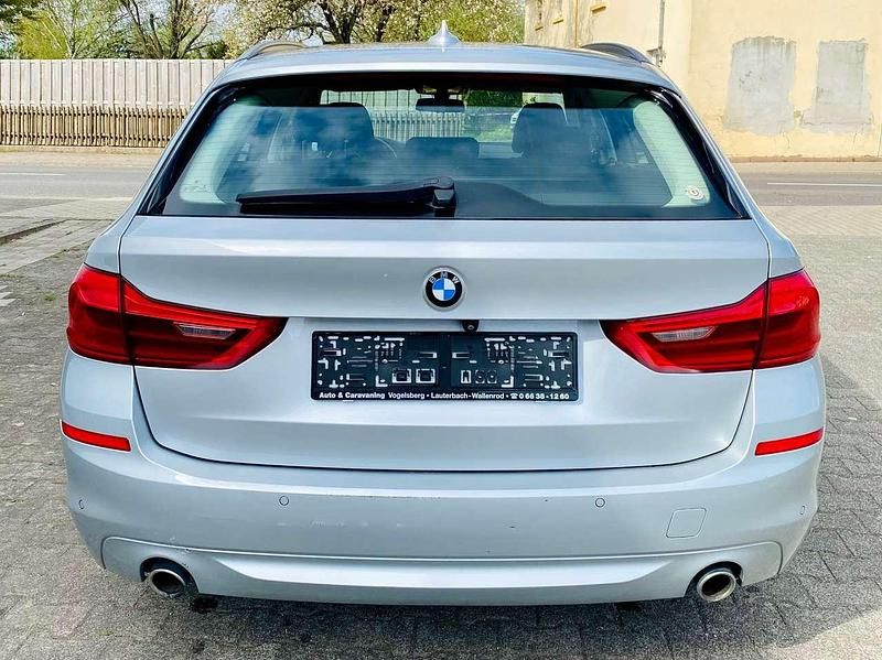 Gebraucht BMW 530 265 PS (194 kW) 2017 Glaciersilber metallic Kombi