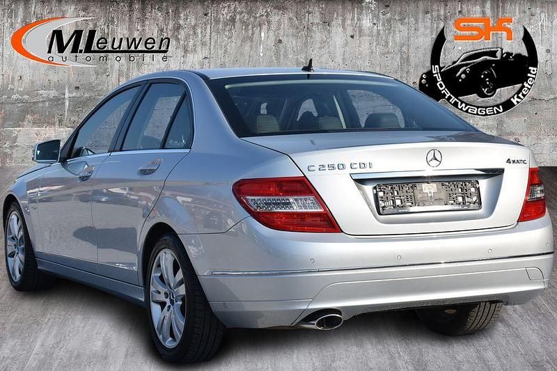 Gebraucht Mercedes C250 204 PS (150 kW) 2011 Iridiumsilber  metalliclack Limousine