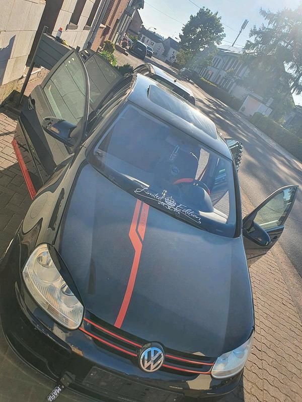 Schwarz Gebraucht 2006 VW Golf V Sport Kombi | 3.700 € (Etwas zu teuer) - Bild 1/4