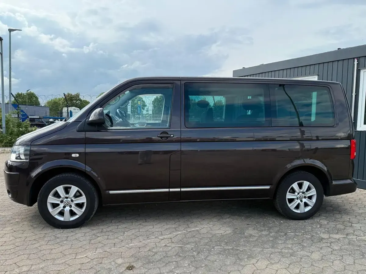 Gebraucht VW Multivan Comfortline 140 PS (102 kW) 2010 Van / Kleinbus