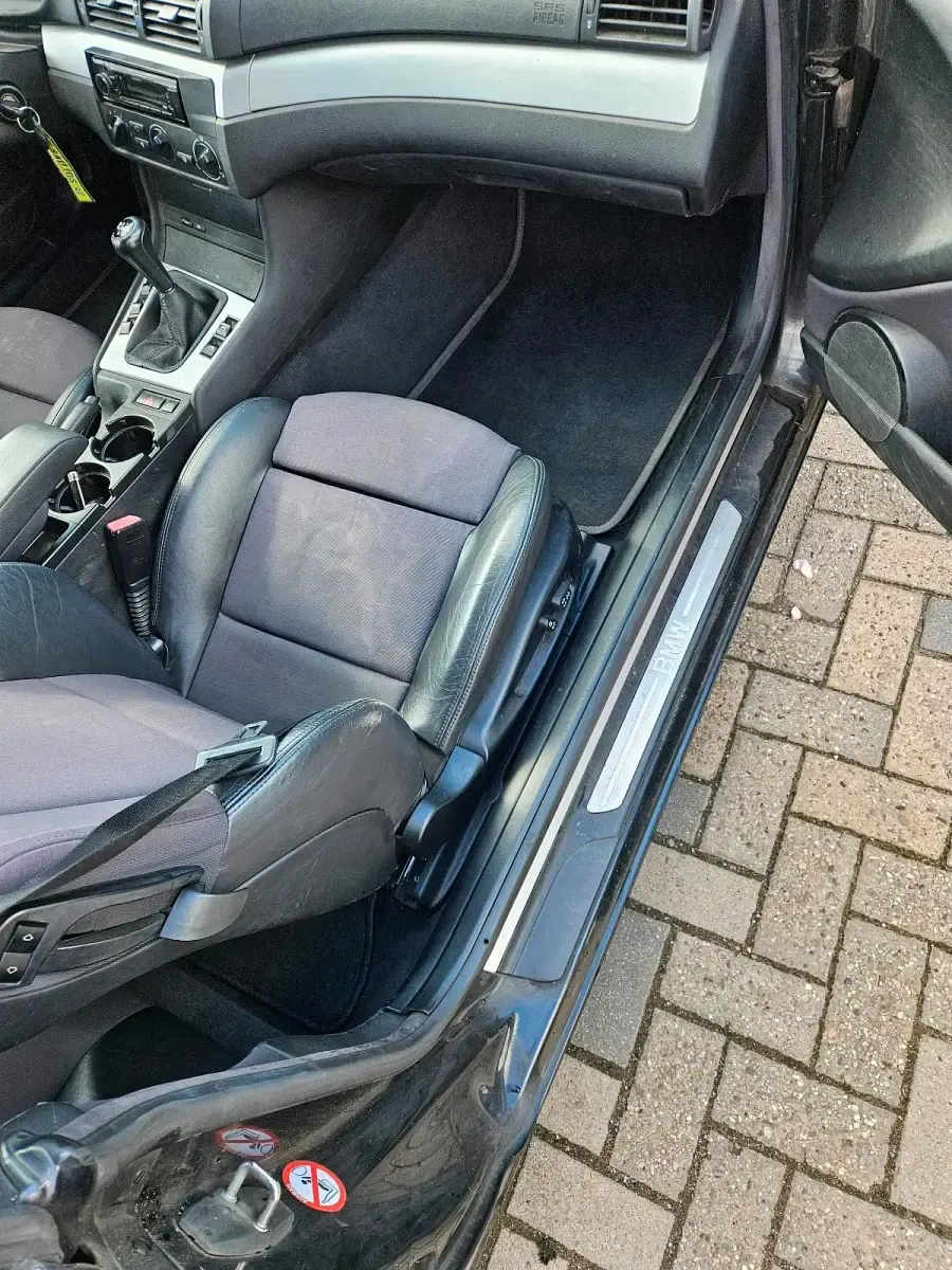 Gebraucht BMW 320 Cabriolet 170 PS (125 kW) 2000 Schwarz Cabrio