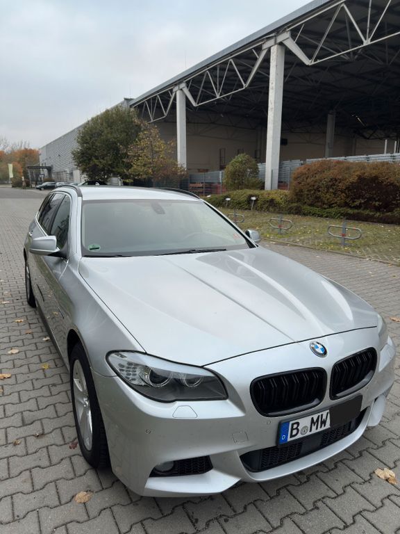 Silber Gebraucht 2011 BMW 525 Sport Line Kombi | 8.000 € (Superpreis) - Bild 1/4