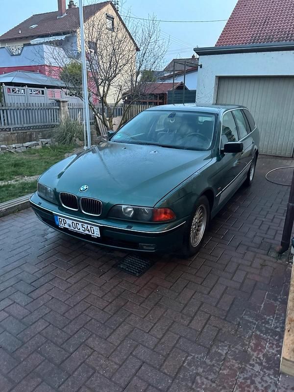 Gebraucht BMW 540 289 PS (212 kW) 1999 Grün Kombi