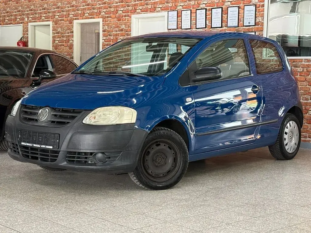 Gebraucht VW Fox Basis 69 PS (50 kW) 2010 Indienblau Kleinwagen