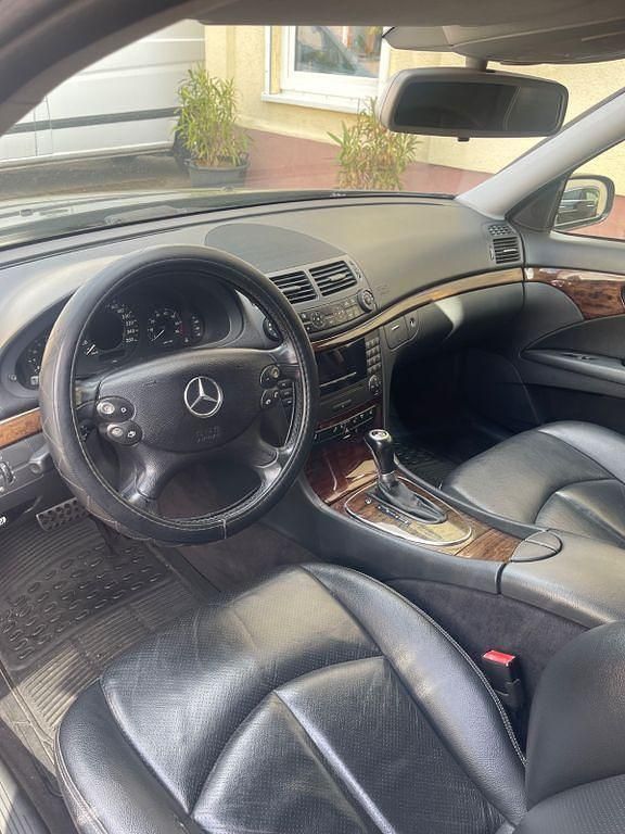 Gebraucht Mercedes E200 Classic 184 PS (135 kW) 2006 Schwarz Limousine