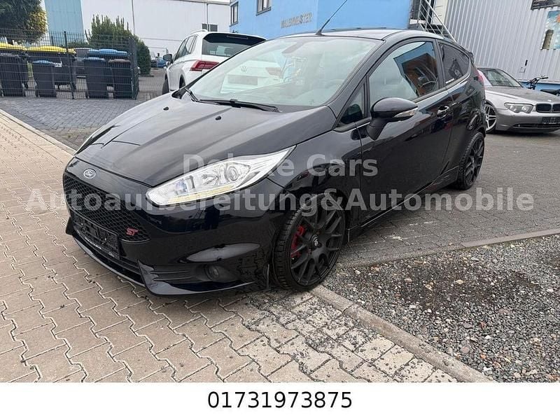 Schwarz Gebraucht 2015 Ford Fiesta ST Kleinwagen | 12.300 € - Bild 1/4