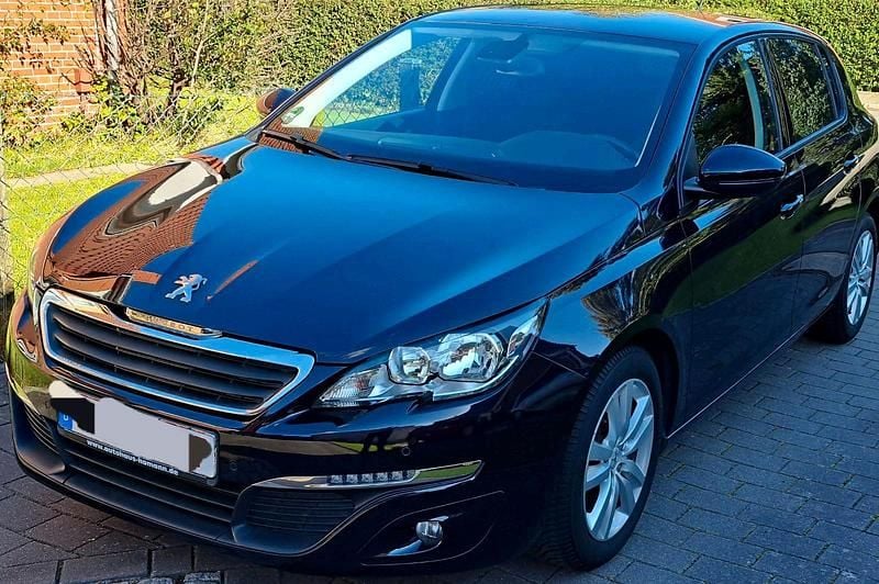 Blau Gebraucht 2016 Peugeot 308 Limousine | 6.750 € (Guter Preis) - Bild 1/4